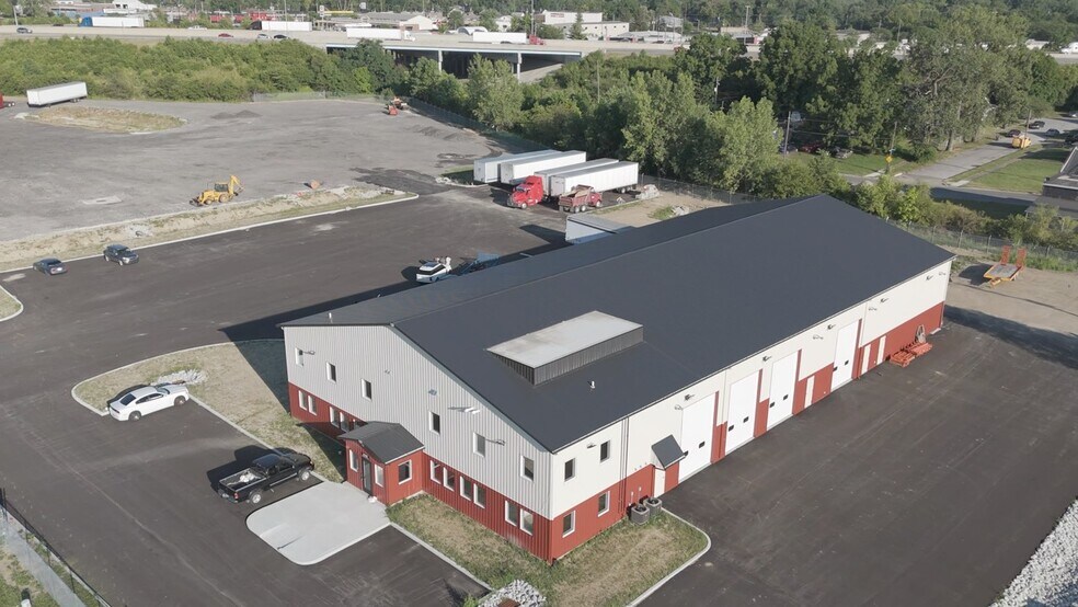 More Photos Of 2345 Enterprise Place park, Indianapolis Flex For Sale