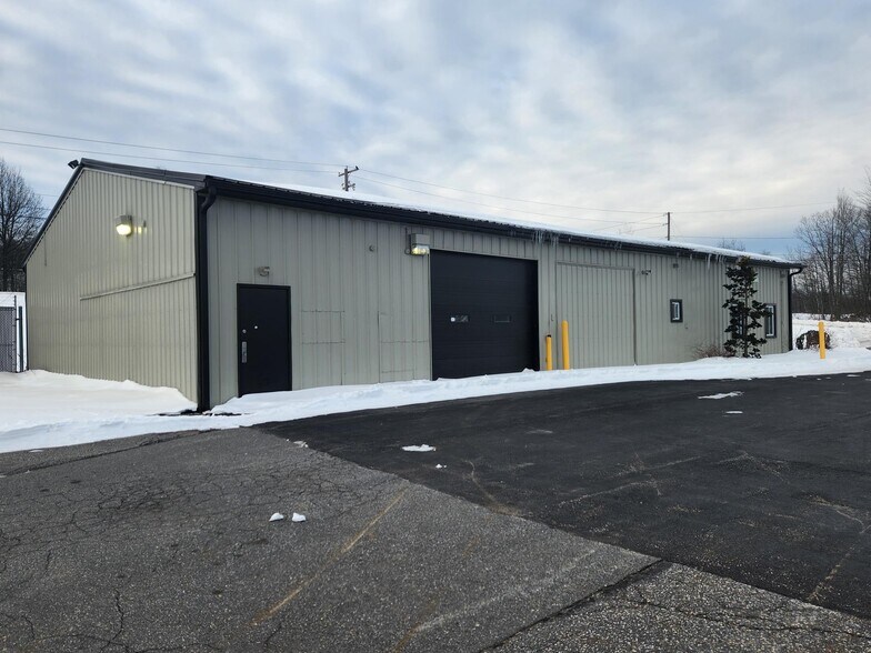 More Photos Of 5 N Conahan Dr, Hazleton Warehouse For Lease