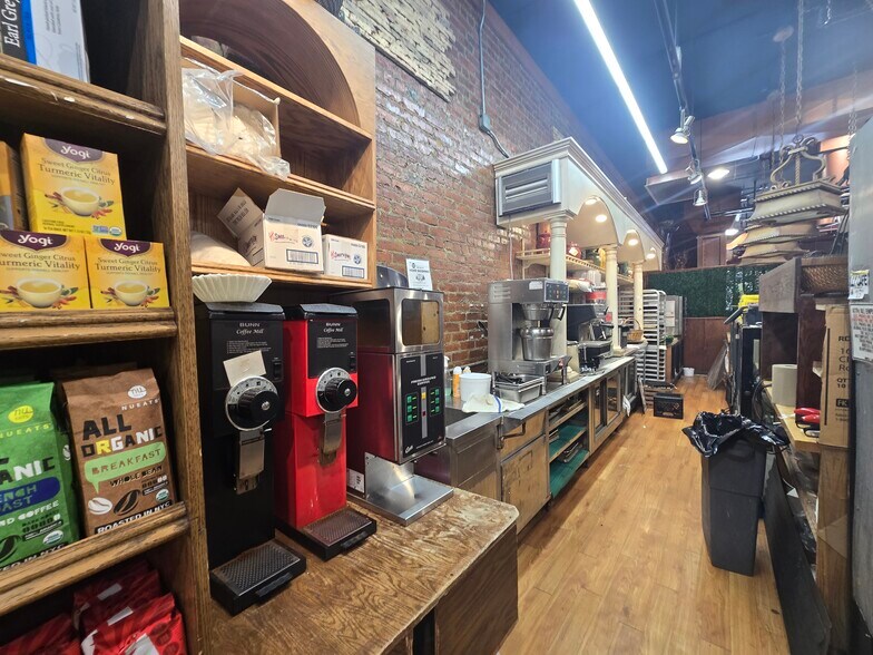 More Photos Of 226-228 Washington St, Hoboken Storefront For Sale