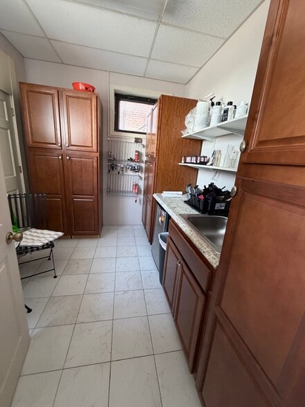 More Photos Of 93 Market Sq, Newington Office For Sale