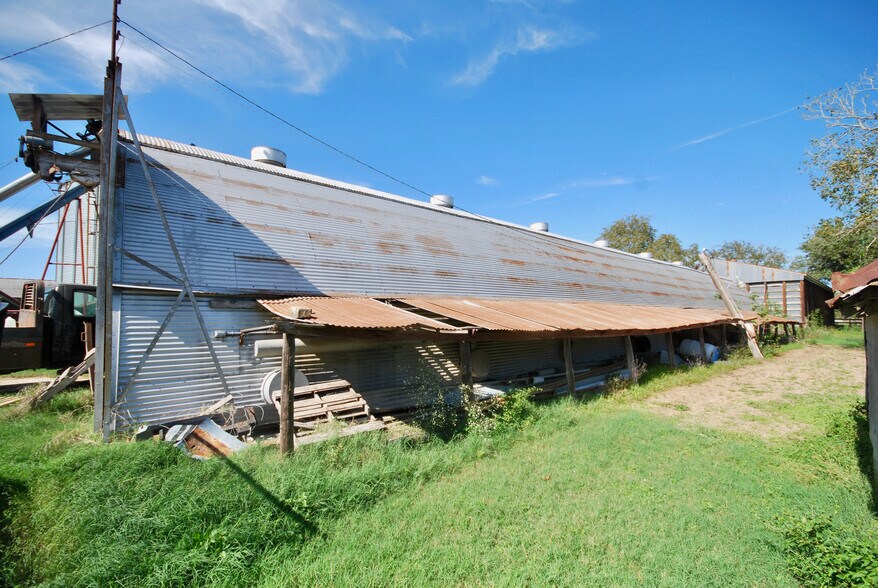 More Photos Of 5040 FM 1295, Moulton Specialty For Sale