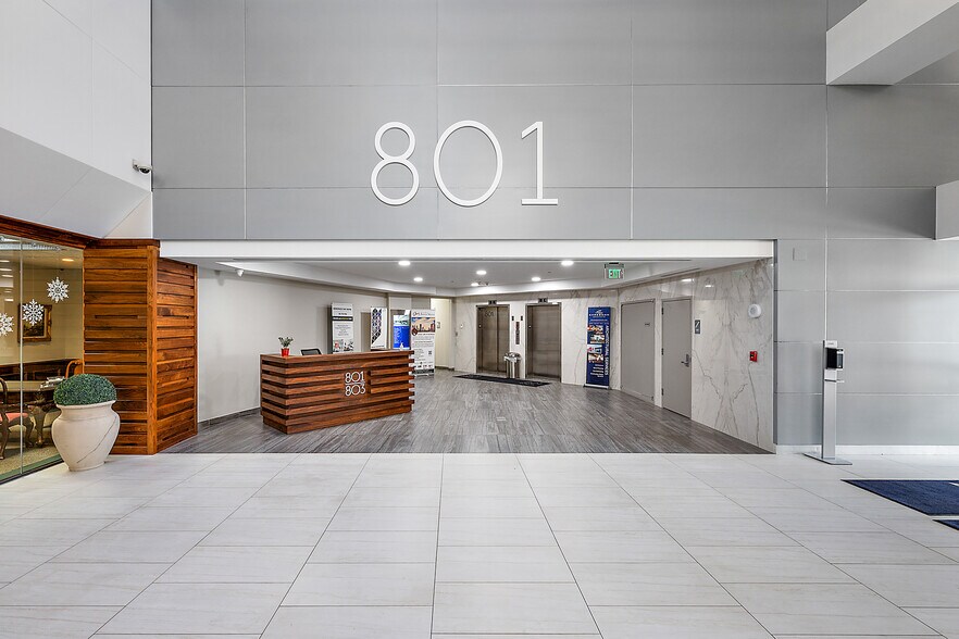 More Photos Of 801-803 W Big Beaver Rd, Troy Office For Lease
