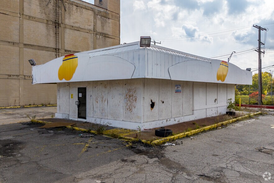 More Photos Of 9137 Grand River Ave, Detroit Fast Food For Sale