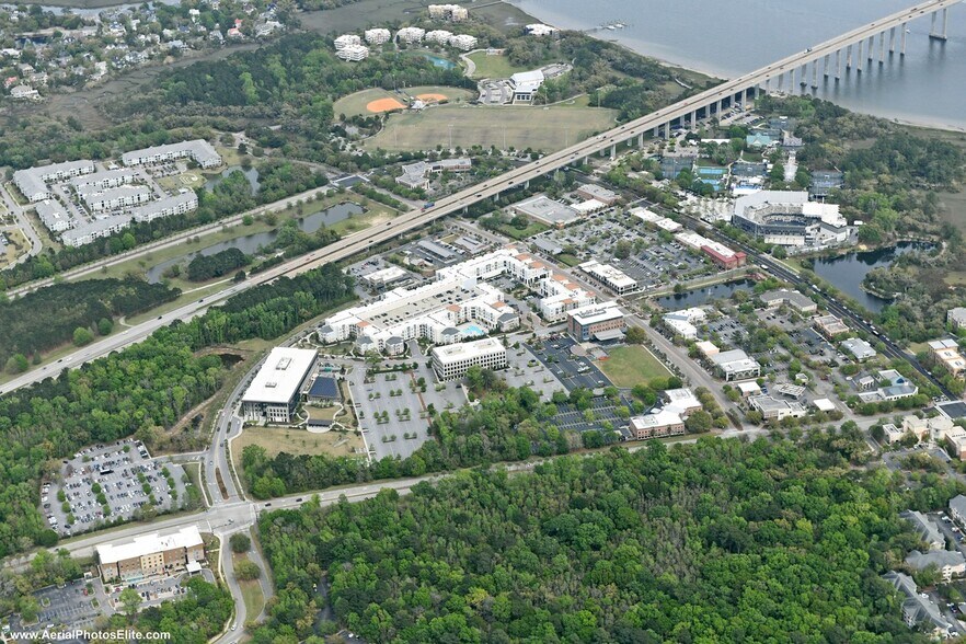 More Photos Of 900 Island Park Dr, Charleston Office For Lease