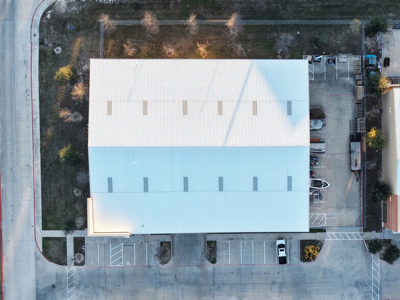 More Photos Of 7019 Burleson Rd, Austin Warehouse For Sale