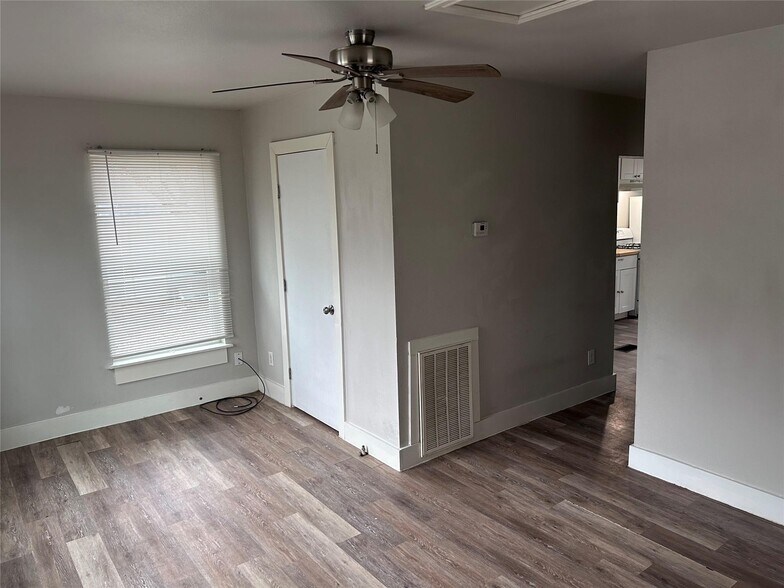 More Photos Of 3415 Henry St, Greenville Apartments For Sale