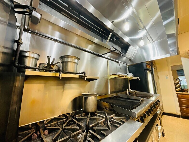 More Photos Of 439 Pittsfield Rd, Lenox Freestanding For Sale