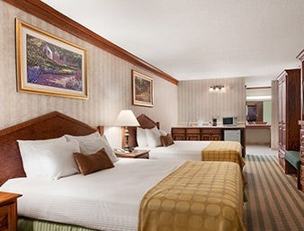More Photos Of 3325 Davenport Ave, Saginaw Hotel For Sale