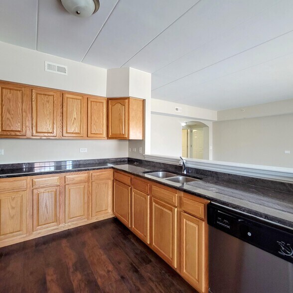 More Photos Of 7250 W 157th St, Orland Park Apartments For Sale