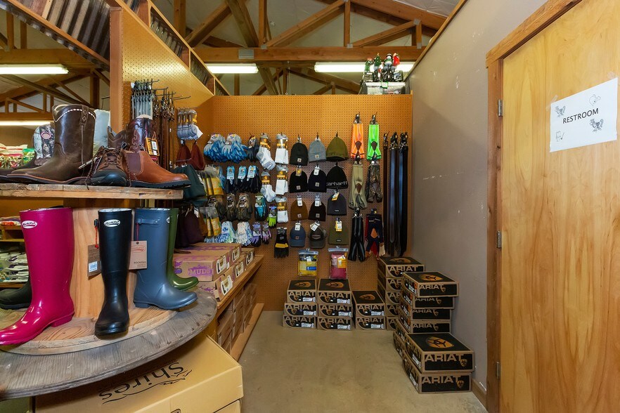 More Photos Of 461 NE Old Belfair Hwy, Belfair Storefront Retail Office For Sale