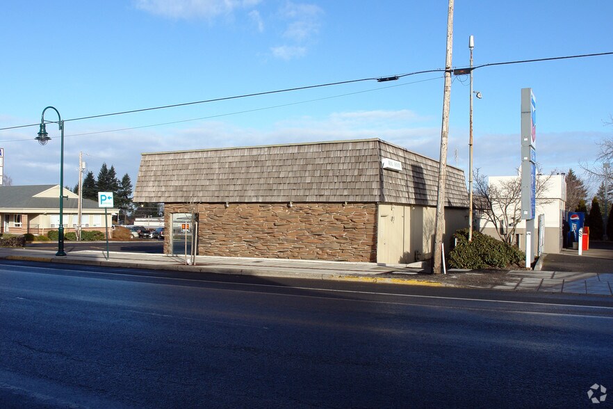 More Photos Of 17350-17390 Smith Ave, Sandy Storefront Retail Office For Sale