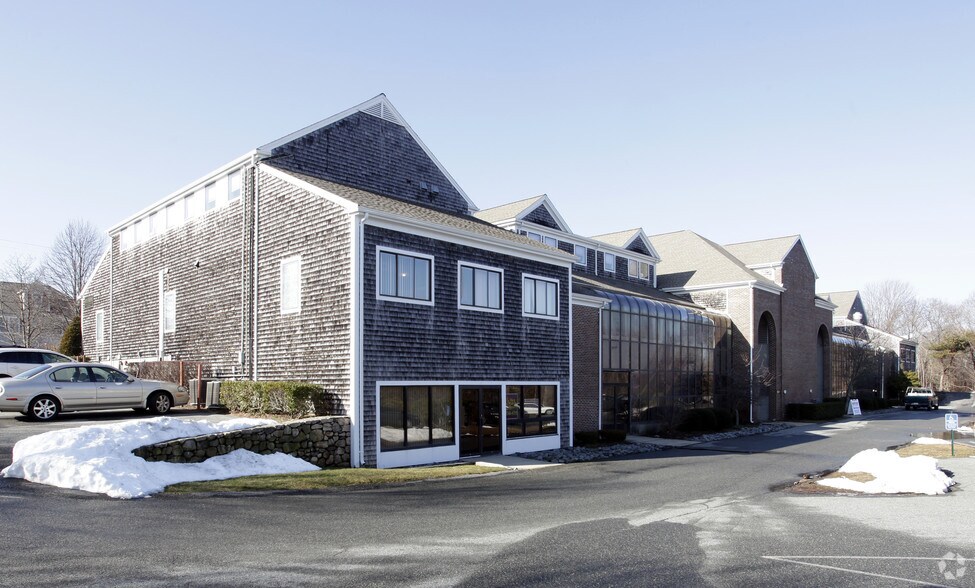 More Photos Of 205 Worcester Ct, Falmouth Loft Creative Space For Sale