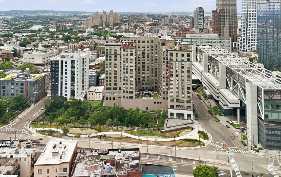 More Photos Of 32 Oakland Ave, Jersey City Apartments For Lease