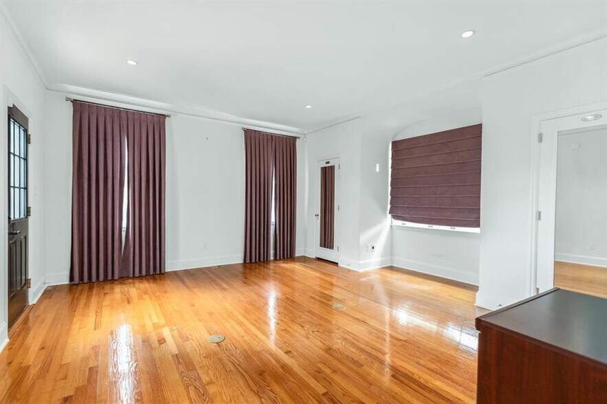 More Photos Of 1202 E Park Ave, Tallahassee Office Residential For Sale