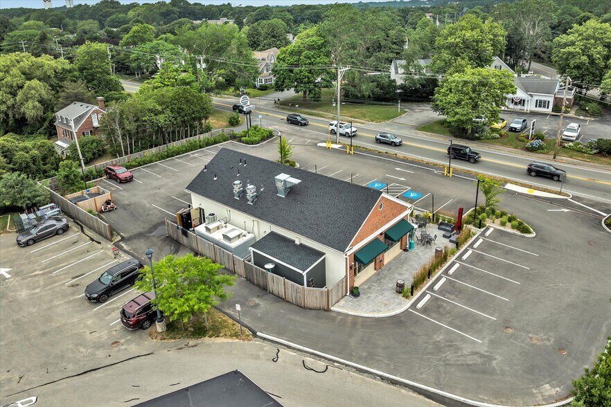More Photos Of 859 Main St, Chatham Freestanding For Sale