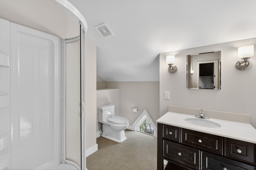 More Photos Of 208 St Marys St, Raleigh Loft Creative Space For Sale