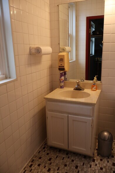 More Photos Of 311 Vischer Ferry Rd, Clifton Park Auto Repair For Sale