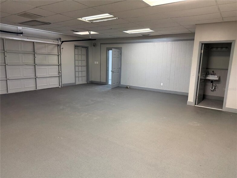 More Photos Of 9501 N Nebraska Ave, Tampa Freestanding For Sale