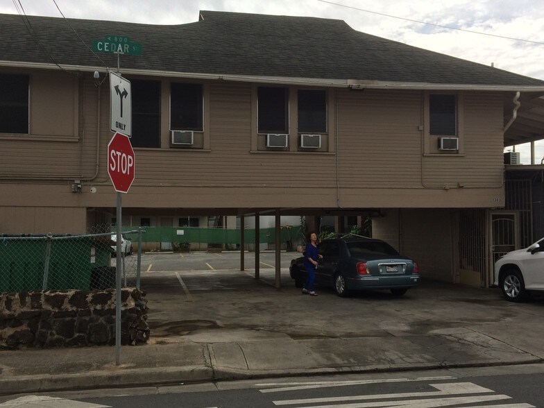 More Photos Of 1303 Rycroft St, Honolulu Restaurant For Sale