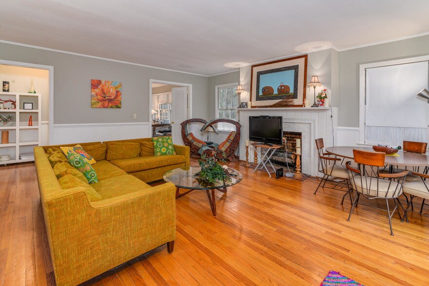 More Photos Of 145 Melrose Ave, Tryon Apartments For Sale