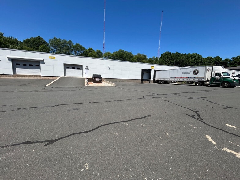 Primary Photo Of 6 Britton Dr, Bloomfield Warehouse For Lease
