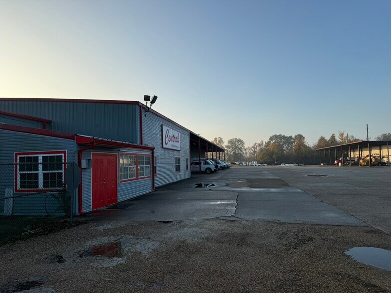 More Photos Of 7000 Greenwell Springs Rd, Baton Rouge Industrial For Sale