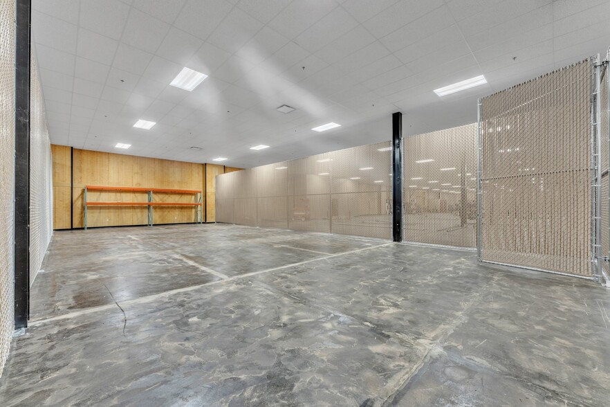 More Photos Of 2150 Garden of the Gods Rd, Colorado Springs Showroom For Sale