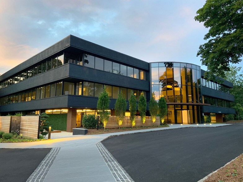 Primary Photo Of 320 Boston Post Rd, Darien Office For Lease
