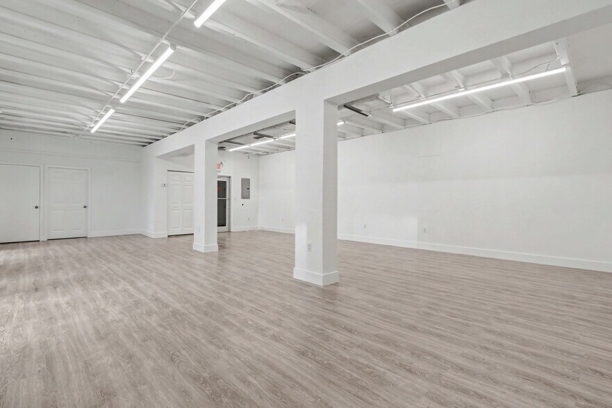 More Photos Of 24 NE 1st Ave, Dania Beach Storefront Retail Residential For Lease