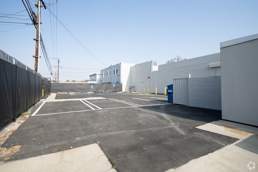 More Photos Of 16711-16725 Hawthorne Blvd, Lawndale Unknown For Lease