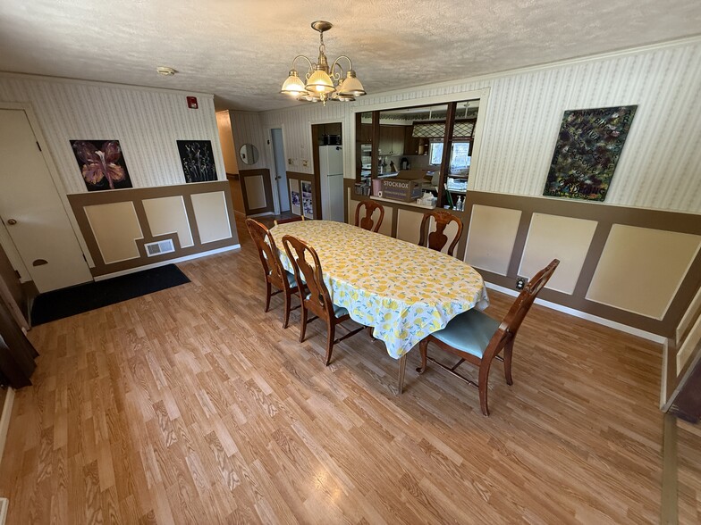 More Photos Of 637 N Wright Rd, Janesville Assisted Living For Sale