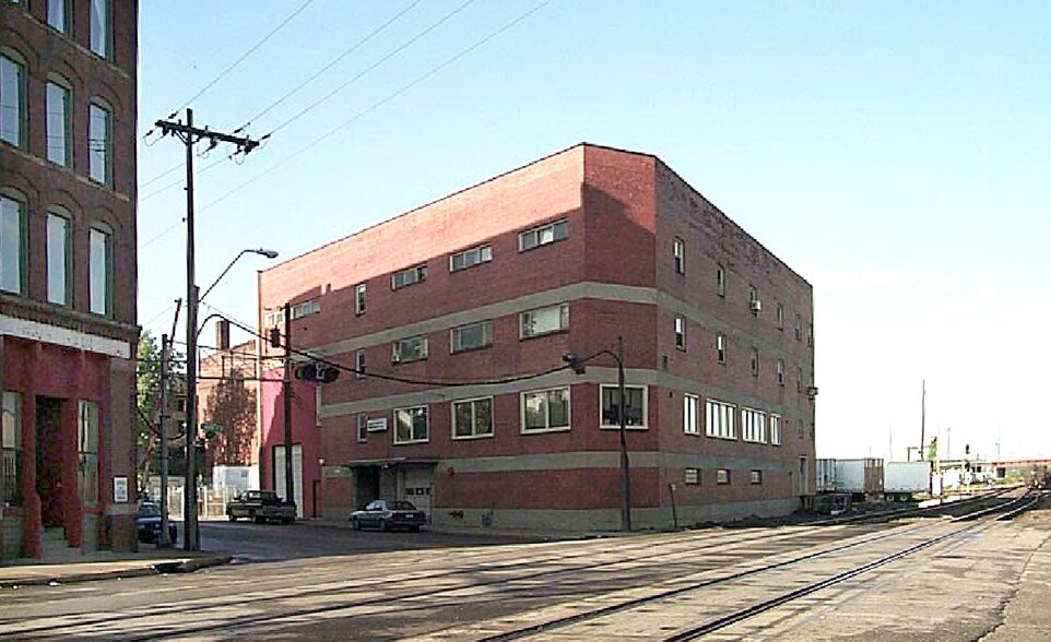 More Photos Of 1026 Hickory St, Kansas City Service For Lease