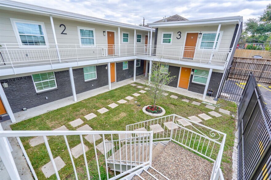 More Photos Of 1824 Thonig Rd, Houston Apartments For Sale