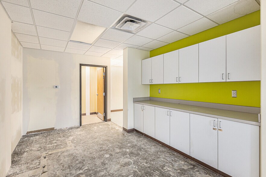 More Photos Of 1350 E M 21, Owosso Medical For Sale