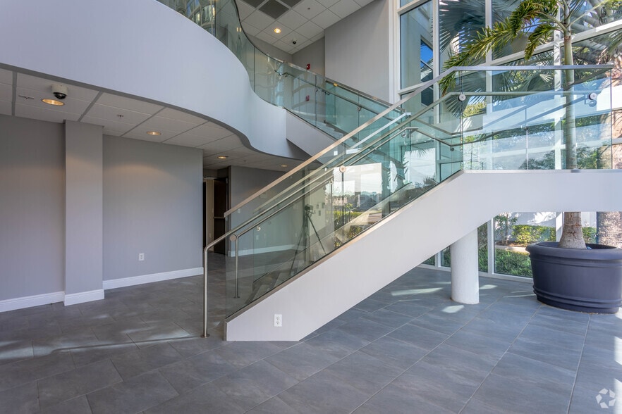 More Photos Of 1725 W Dr Martin Luther King Jr Blvd, Tampa Medical For Lease