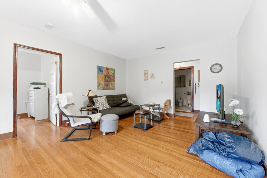 More Photos Of 320 Watts St, Morgantown Apartments For Sale