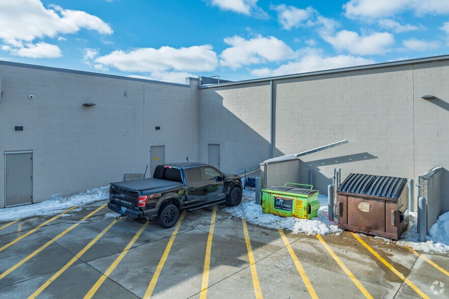 More Photos Of 8301-8399 E 12 Mile Rd, Warren Unknown For Lease