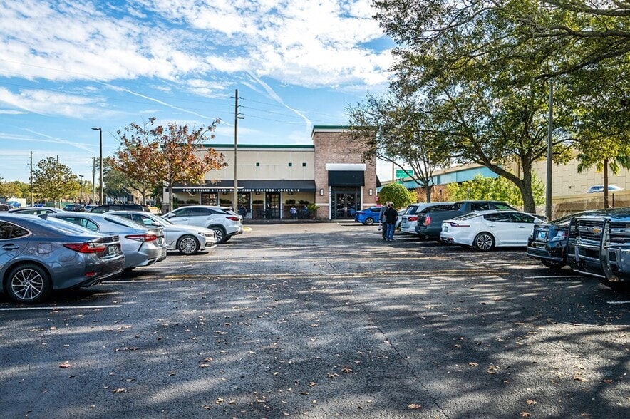 More Photos Of 1801 W Maitland Blvd, Orlando Restaurant For Lease