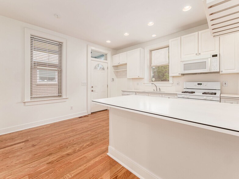 More Photos Of 857 S High St, Columbus Office Residential For Sale