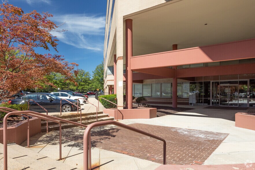 More Photos Of 11240 Waples Mill Rd, Fairfax Office For Lease