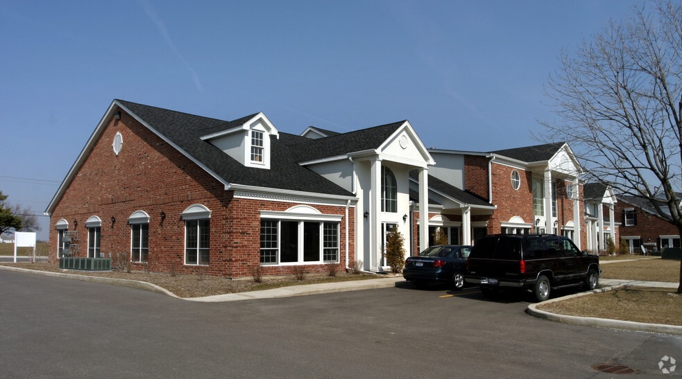 33 W Higgins Rd, South Barrington, IL 60010 For Lease