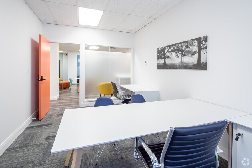 More Photos Of 120 Eglinton Ave E, Toronto Medical For Lease