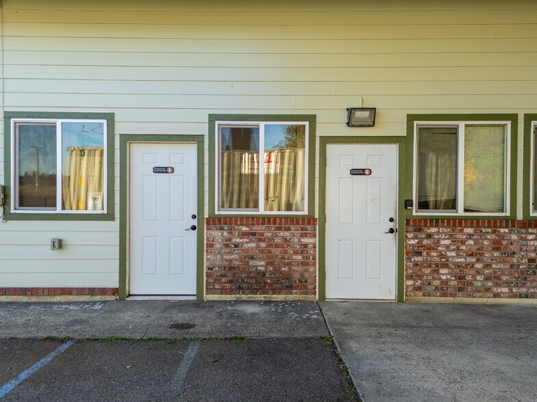 More Photos Of 292 State Highway 505, Winlock Flex For Lease