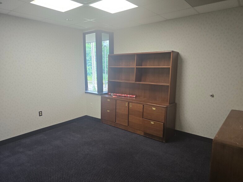 More Photos Of 1201 Mount Kemble Ave, Morristown Medical For Lease