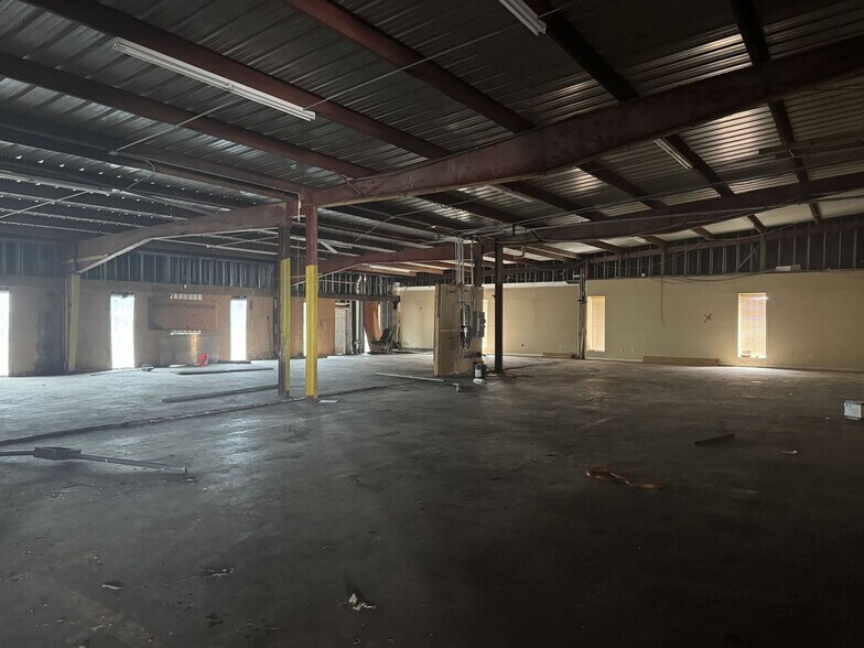 More Photos Of 4342 Michoud Blvd, New Orleans Manufacturing For Sale