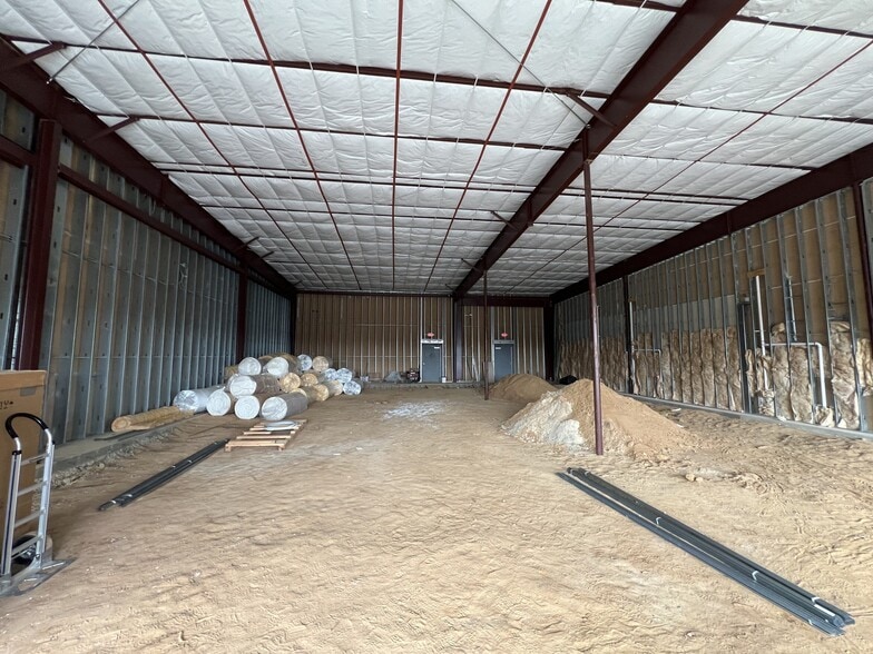 More Photos Of 9566 Cliffdale Rd, Fayetteville General Retail For Lease
