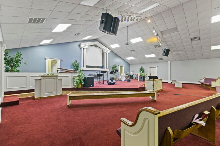 More Photos Of 650 S Doctor M Roper Pky, Bullard Religious Facility For Sale