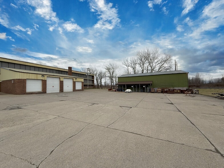 More Photos Of 54145 Bates Rd, Chesterfield Warehouse For Sale