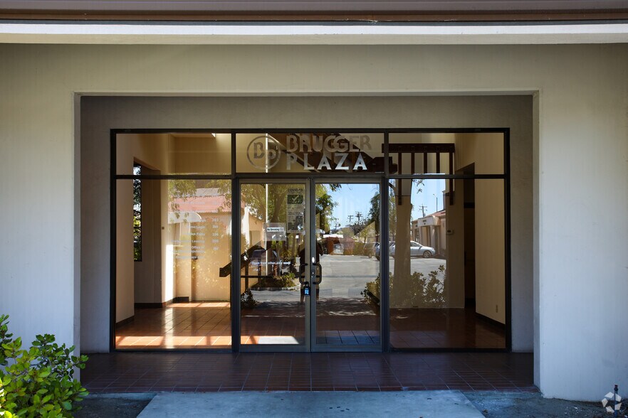 More Photos Of 335 Convention Way, Redwood City Unknown For Lease