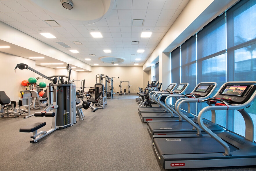 More Photos Of 5411 SkyCenter Dr, Tampa Office For Lease